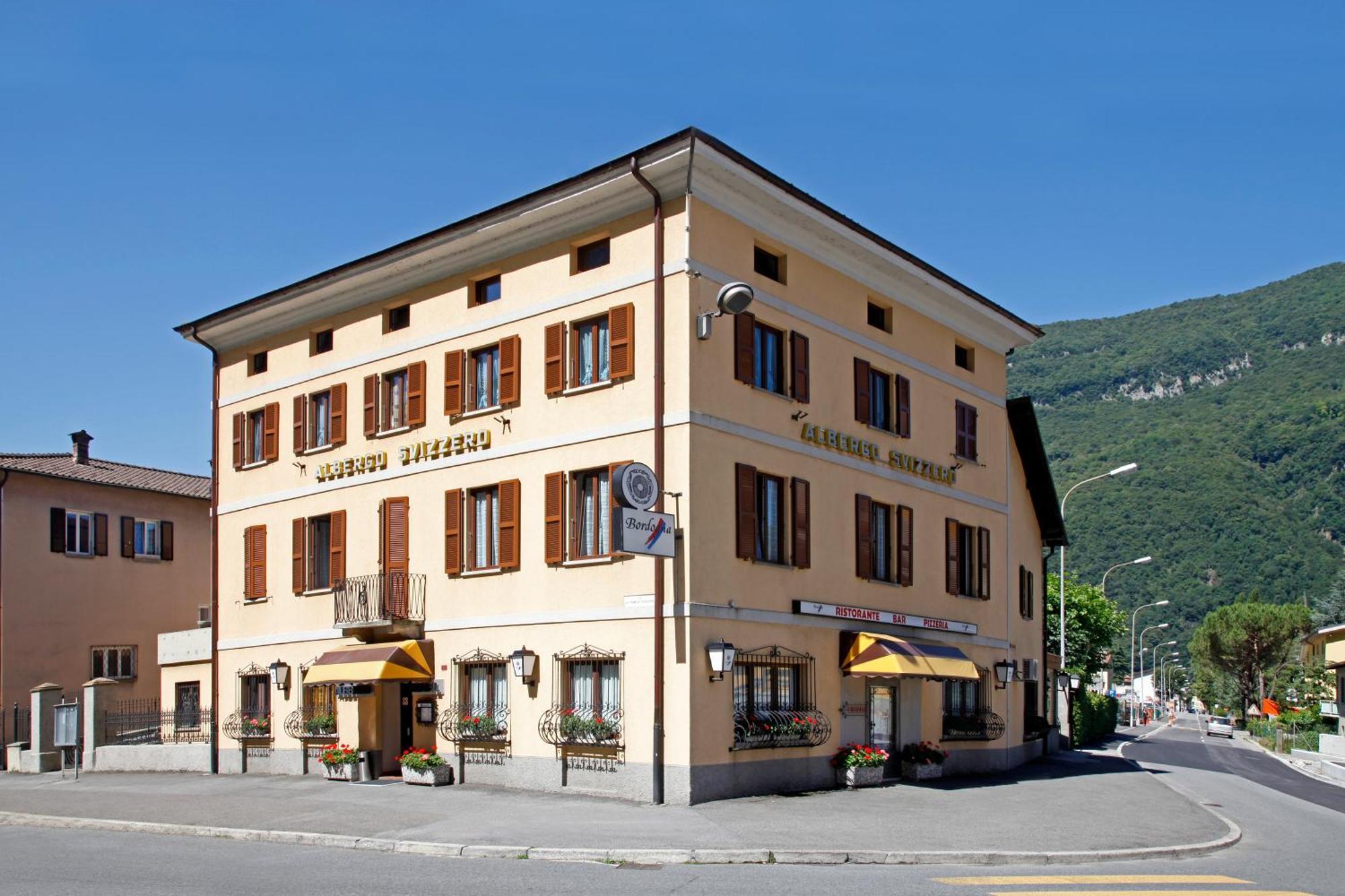 Albergo Ristorante Svizzero Capolago Exterior foto